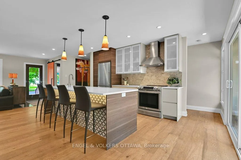 Photo 11 of 580 Thessaly Circle, Ottawa, Alta Vista/Faircrest Heights — HOMEH
