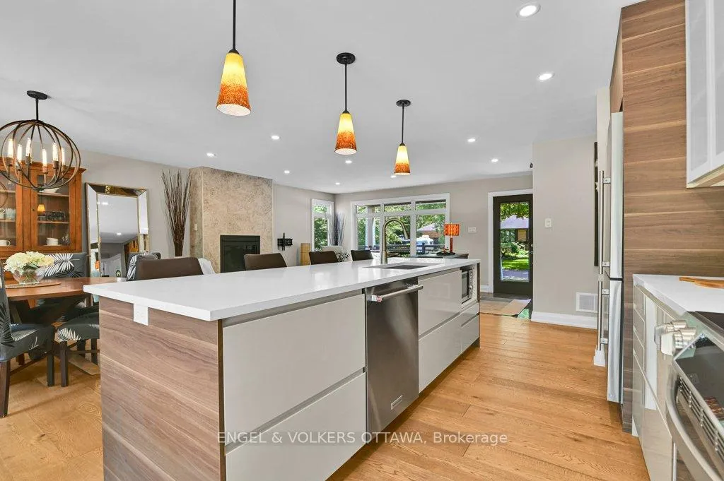 Photo 13 of 580 Thessaly Circle, Ottawa, Alta Vista/Faircrest Heights — HOMEH