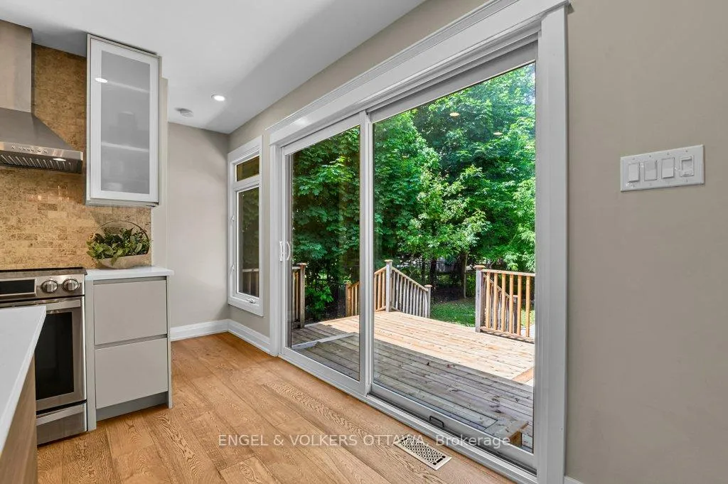 Photo 15 of 580 Thessaly Circle, Ottawa, Alta Vista/Faircrest Heights — HOMEH