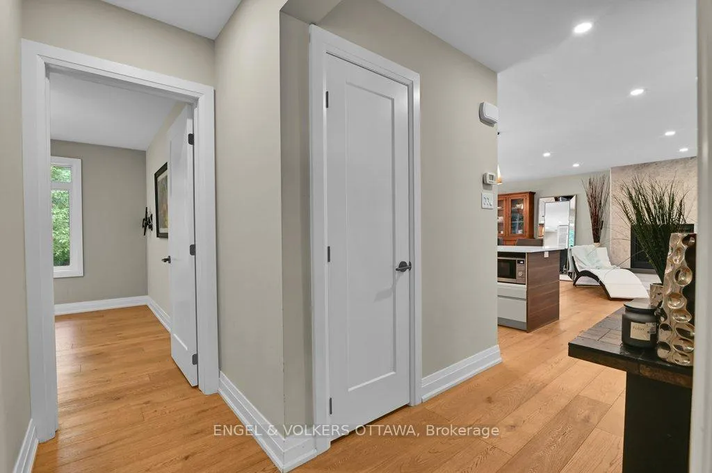 Photo 16 of 580 Thessaly Circle, Ottawa, Alta Vista/Faircrest Heights — HOMEH