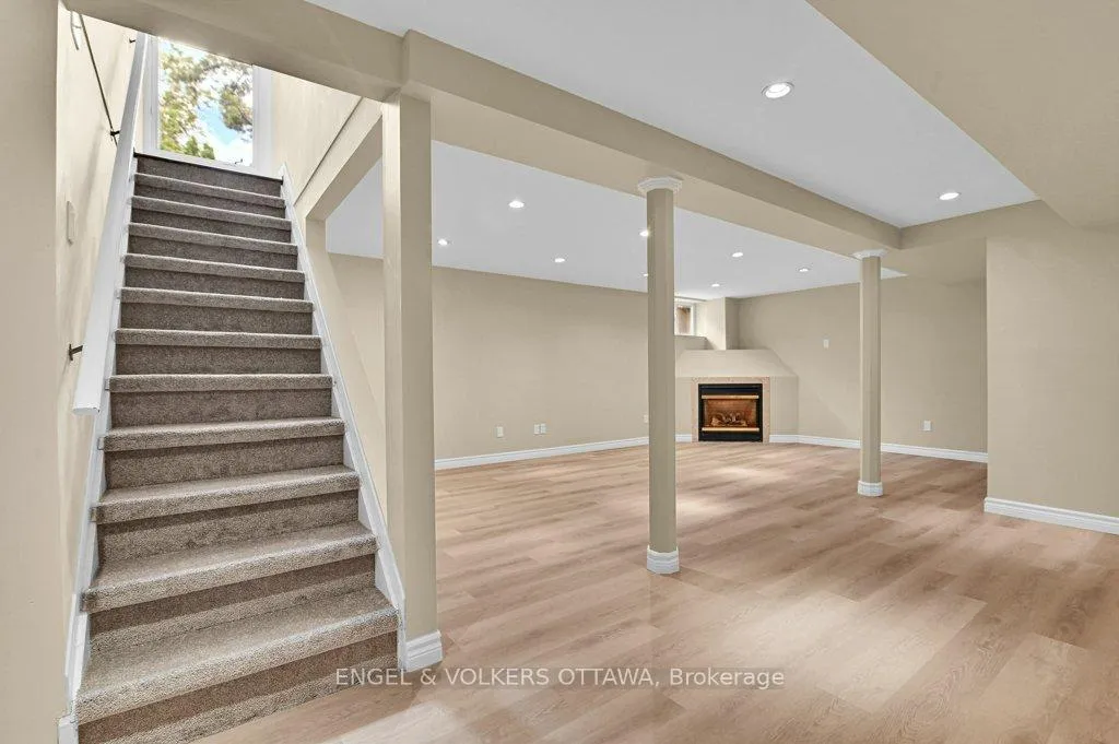 Photo 23 of 580 Thessaly Circle, Ottawa, Alta Vista/Faircrest Heights — HOMEH
