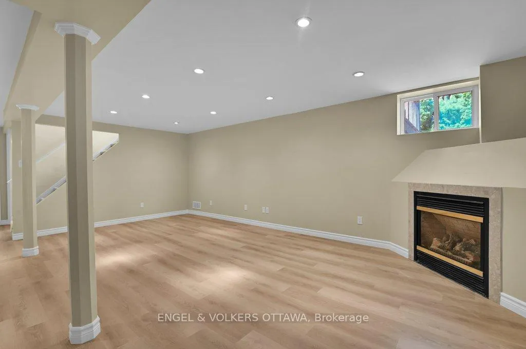 Photo 27 of 580 Thessaly Circle, Ottawa, Alta Vista/Faircrest Heights — HOMEH