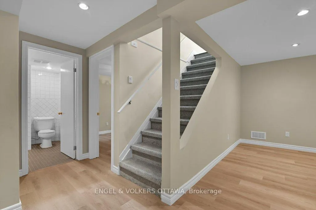 Photo 28 of 580 Thessaly Circle, Ottawa, Alta Vista/Faircrest Heights — HOMEH