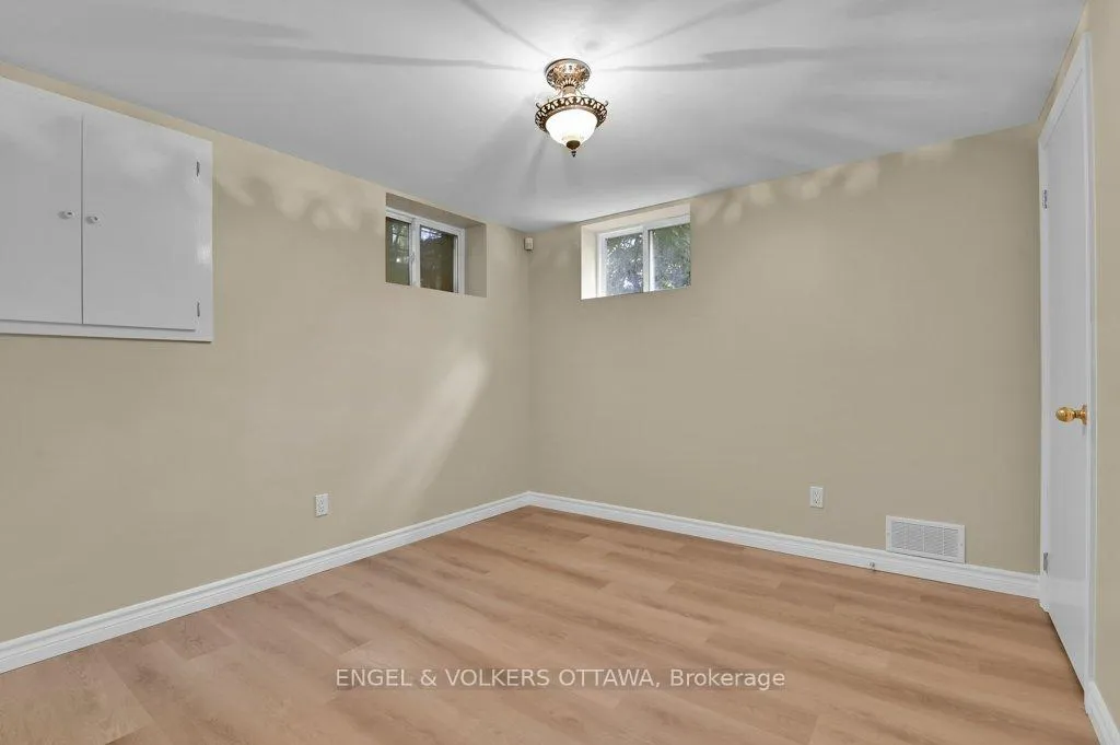 Photo 29 of 580 Thessaly Circle, Ottawa, Alta Vista/Faircrest Heights — HOMEH