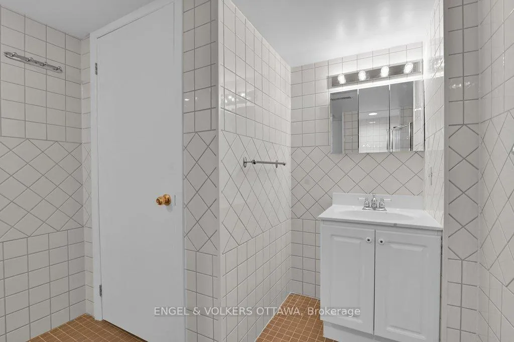 Photo 31 of 580 Thessaly Circle, Ottawa, Alta Vista/Faircrest Heights — HOMEH