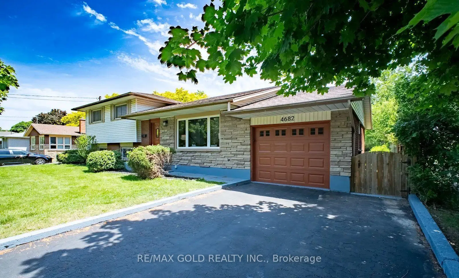 Front of 4682 Pinedale Drive