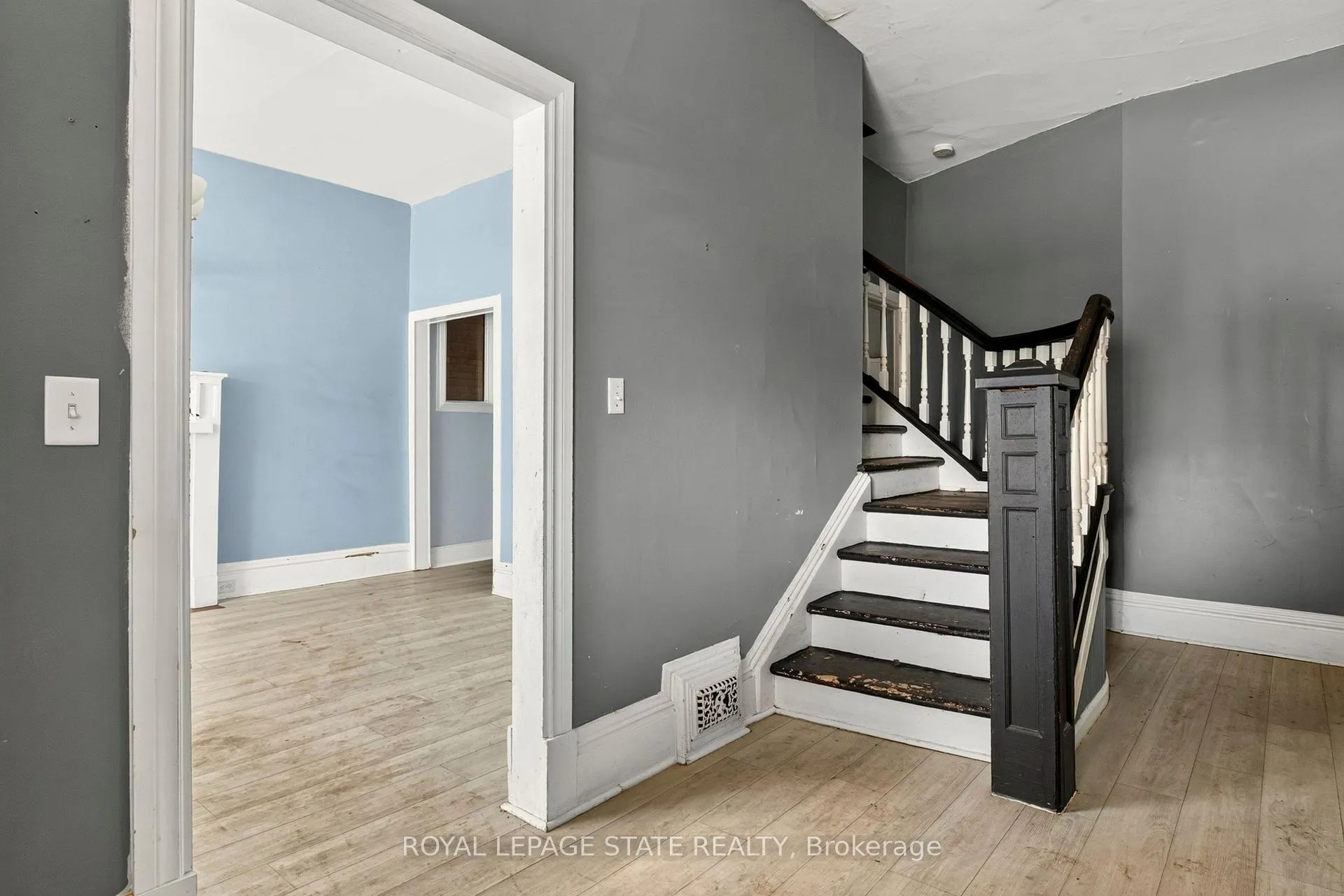 Photo 6 of 86 Sherman Avenue N, Hamilton, Gibson — HOMEH