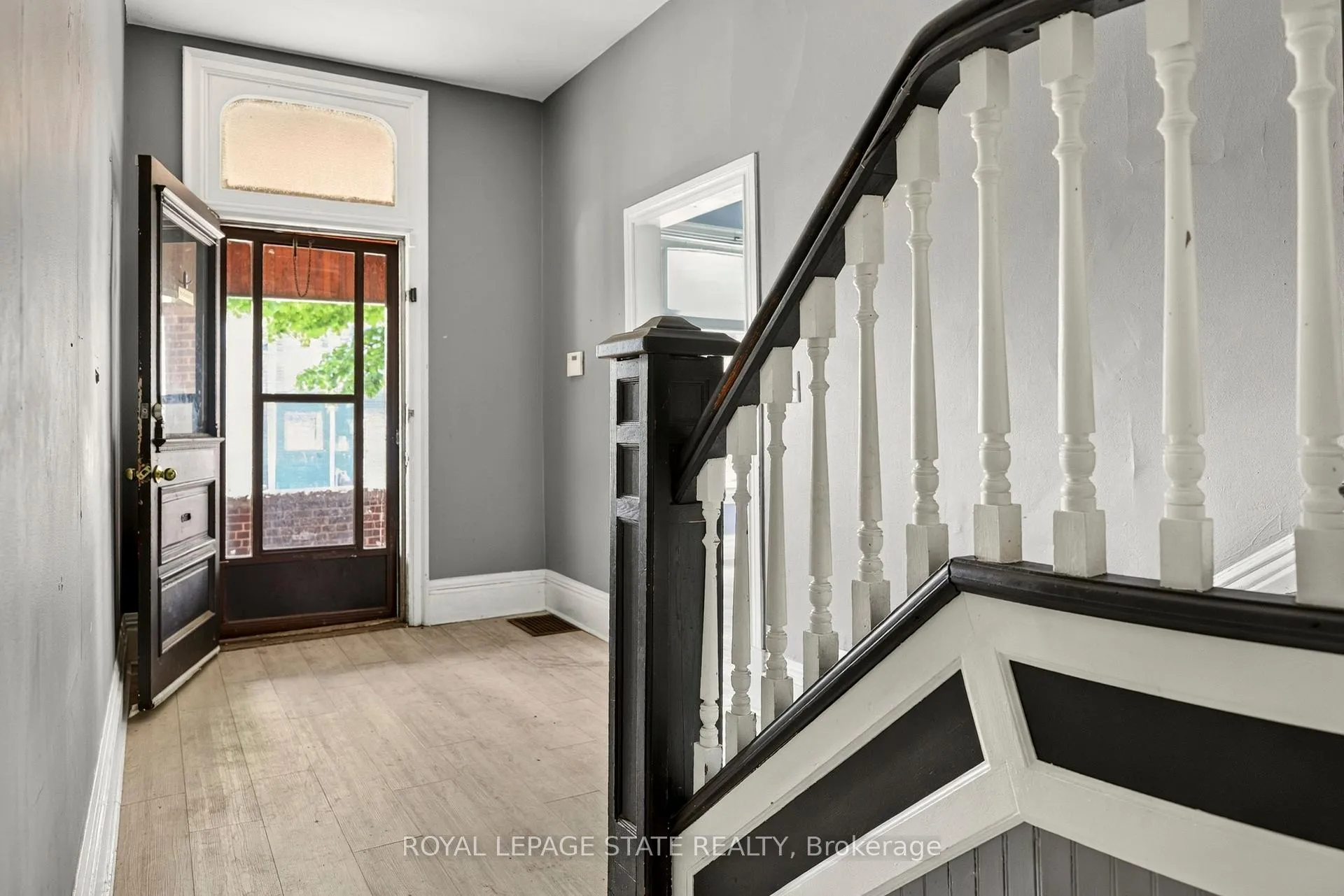 Photo 7 of 86 Sherman Avenue N, Hamilton, Gibson — HOMEH