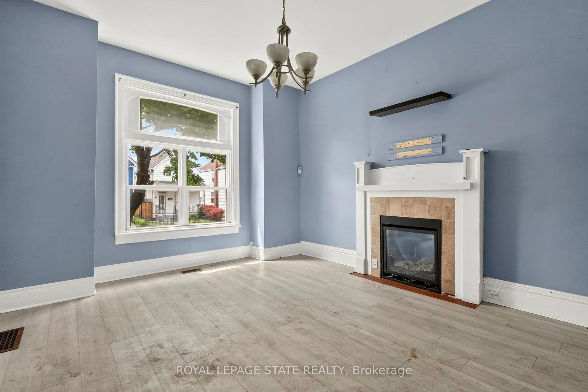 Photo 8 of 86 Sherman Avenue N, Hamilton, Gibson — HOMEH