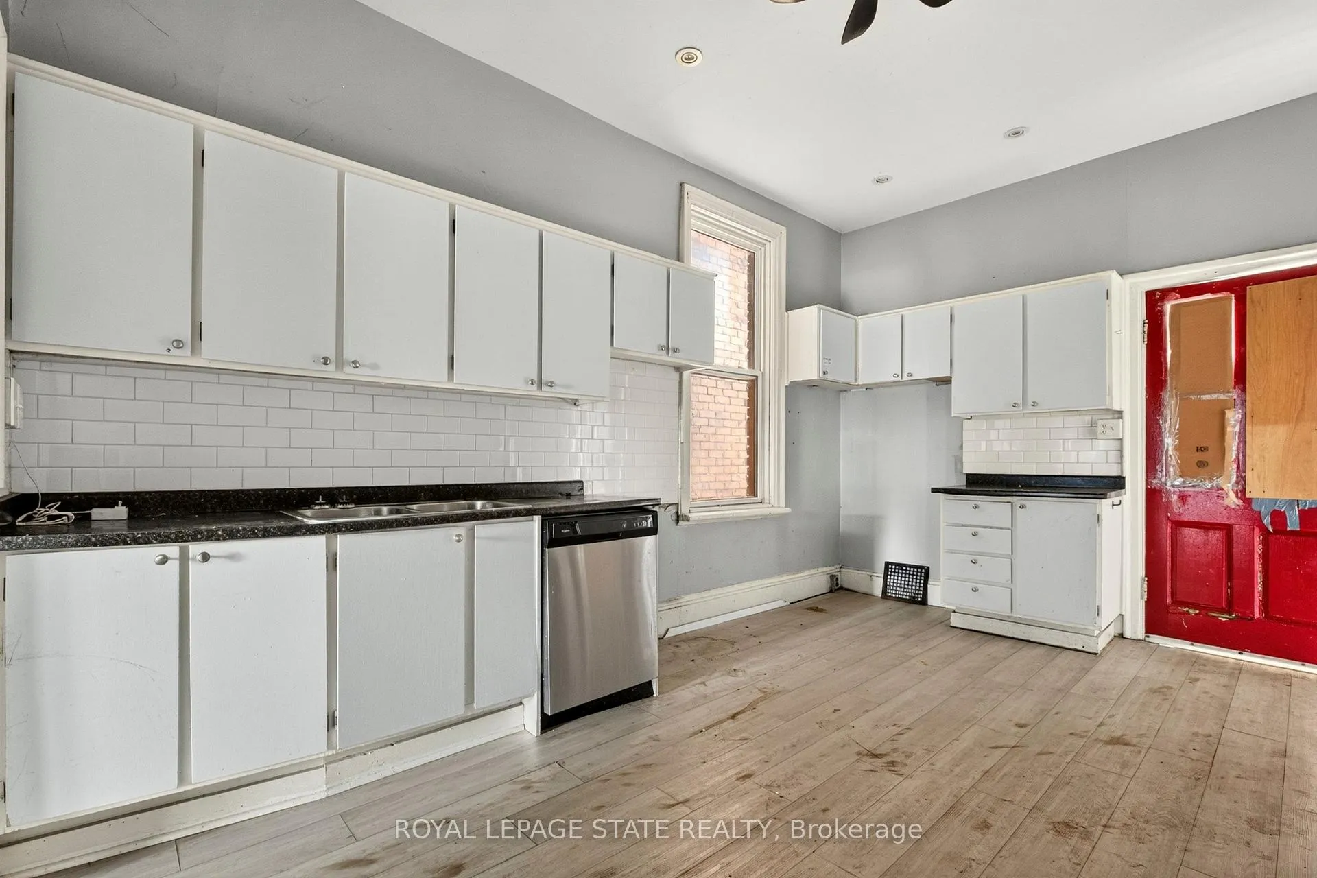 Photo 13 of 86 Sherman Avenue N, Hamilton, Gibson — HOMEH