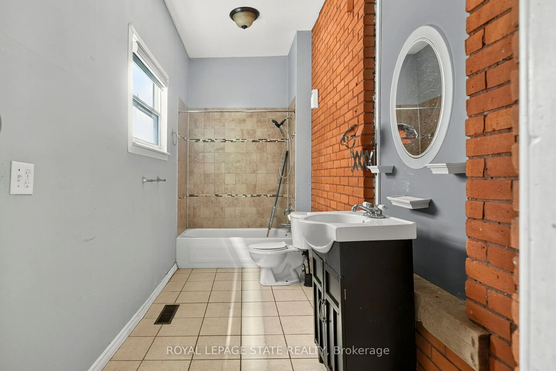 Photo 16 of 86 Sherman Avenue N, Hamilton, Gibson — HOMEH