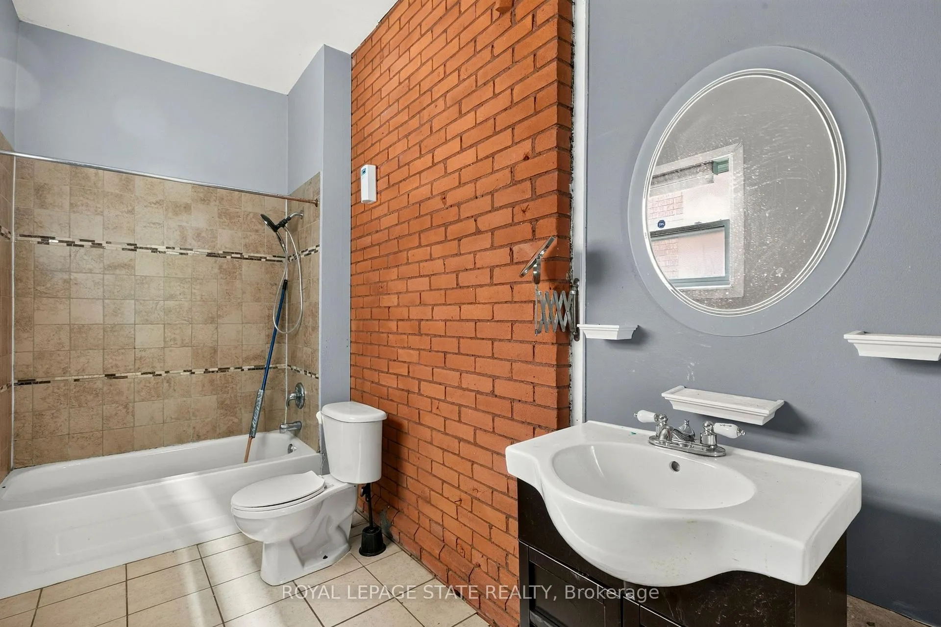 Photo 17 of 86 Sherman Avenue N, Hamilton, Gibson — HOMEH
