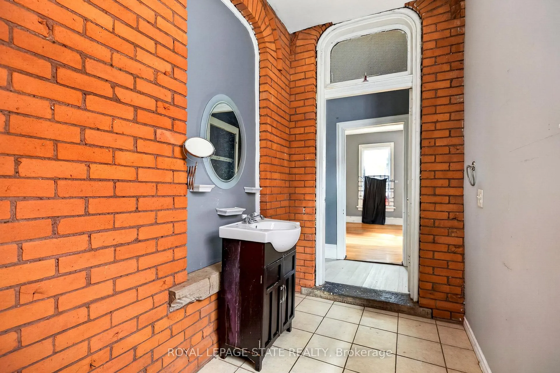 Photo 18 of 86 Sherman Avenue N, Hamilton, Gibson — HOMEH