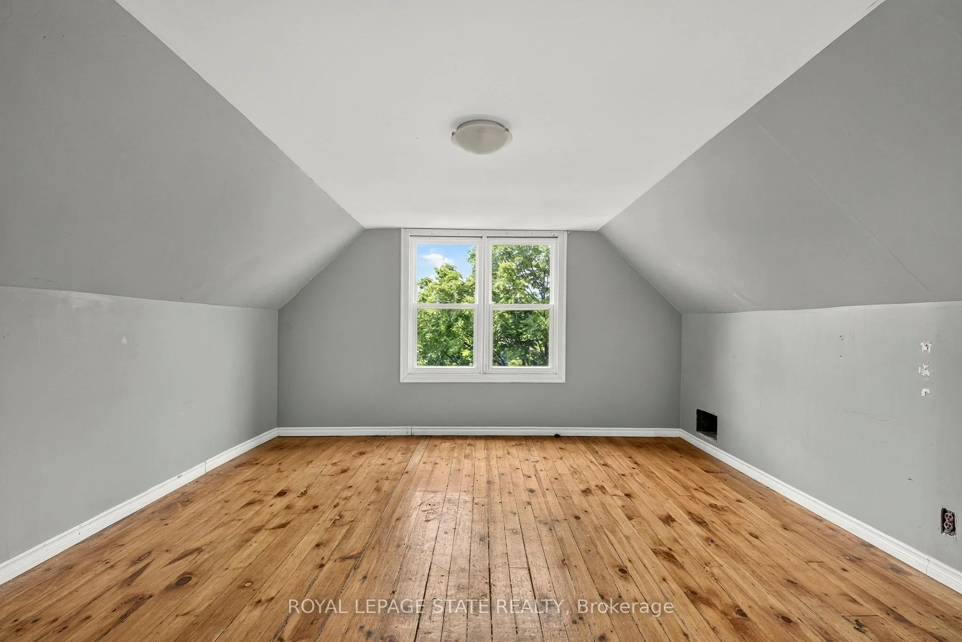 Photo 37 of 86 Sherman Avenue N, Hamilton, Gibson — HOMEH