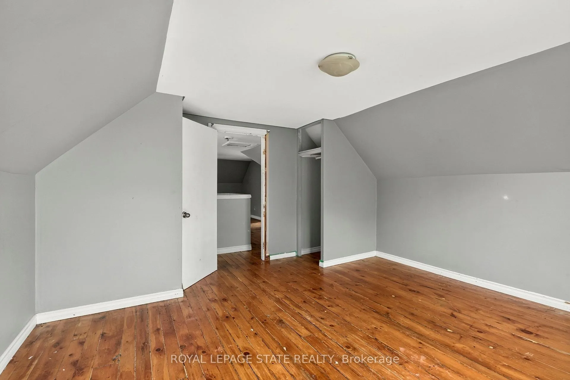 Photo 38 of 86 Sherman Avenue N, Hamilton, Gibson — HOMEH