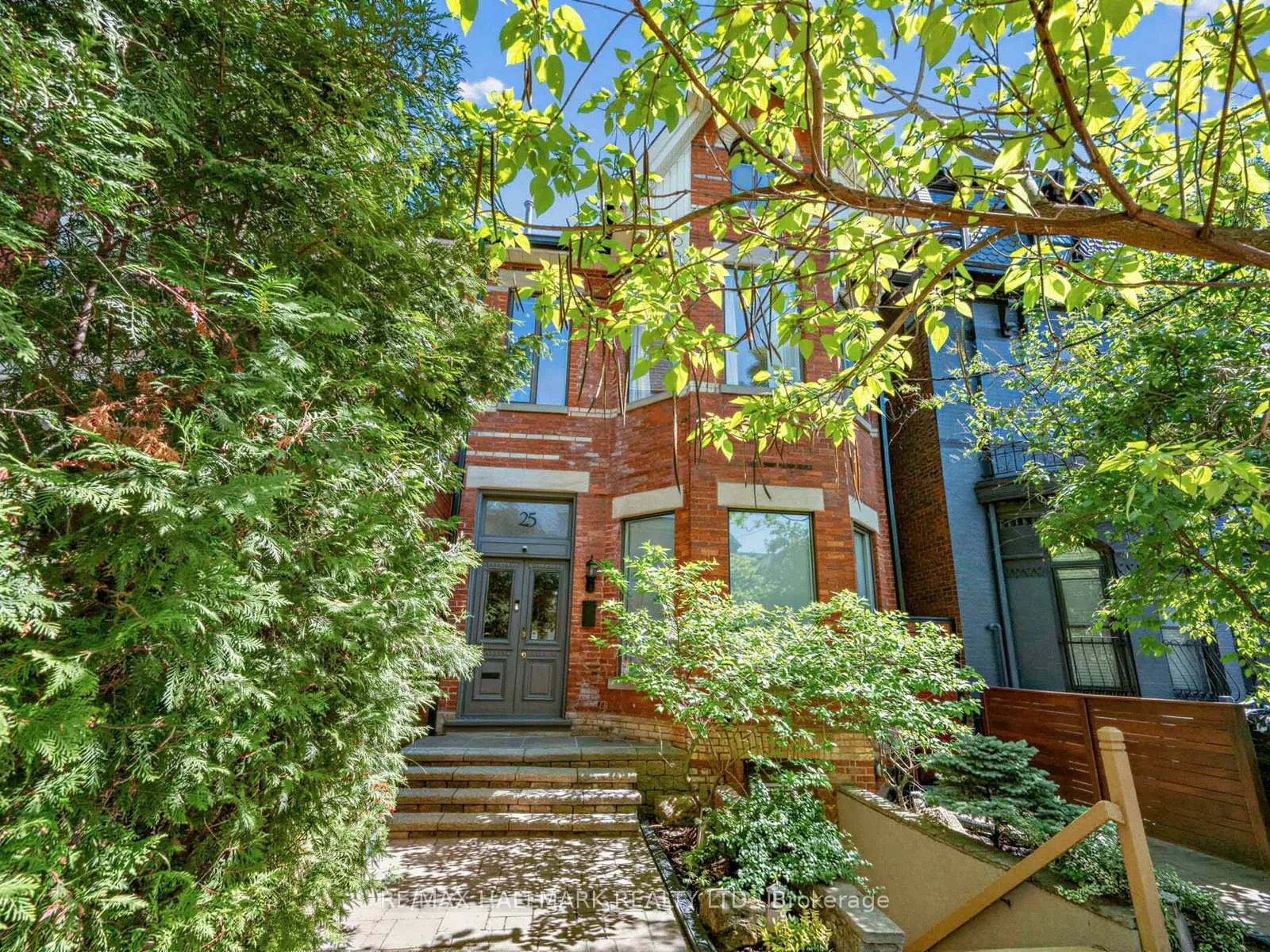 Photo 3 of 25 Grange Avenue, Toronto, Kensington-Chinatown — HOMEH