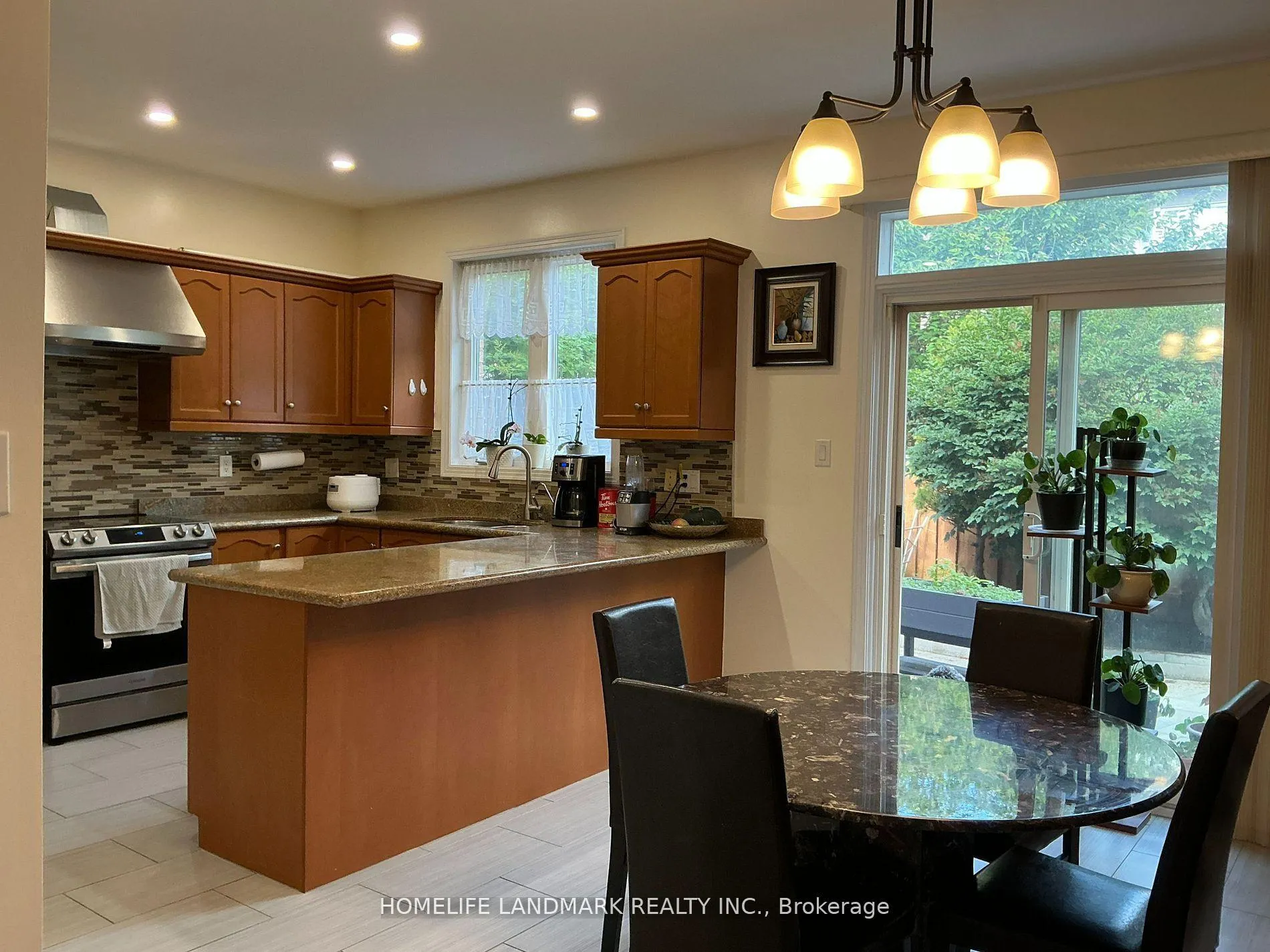 Photo 7 of 55 Moss Creek Boulevard E, Markham, Cachet — HOMEH
