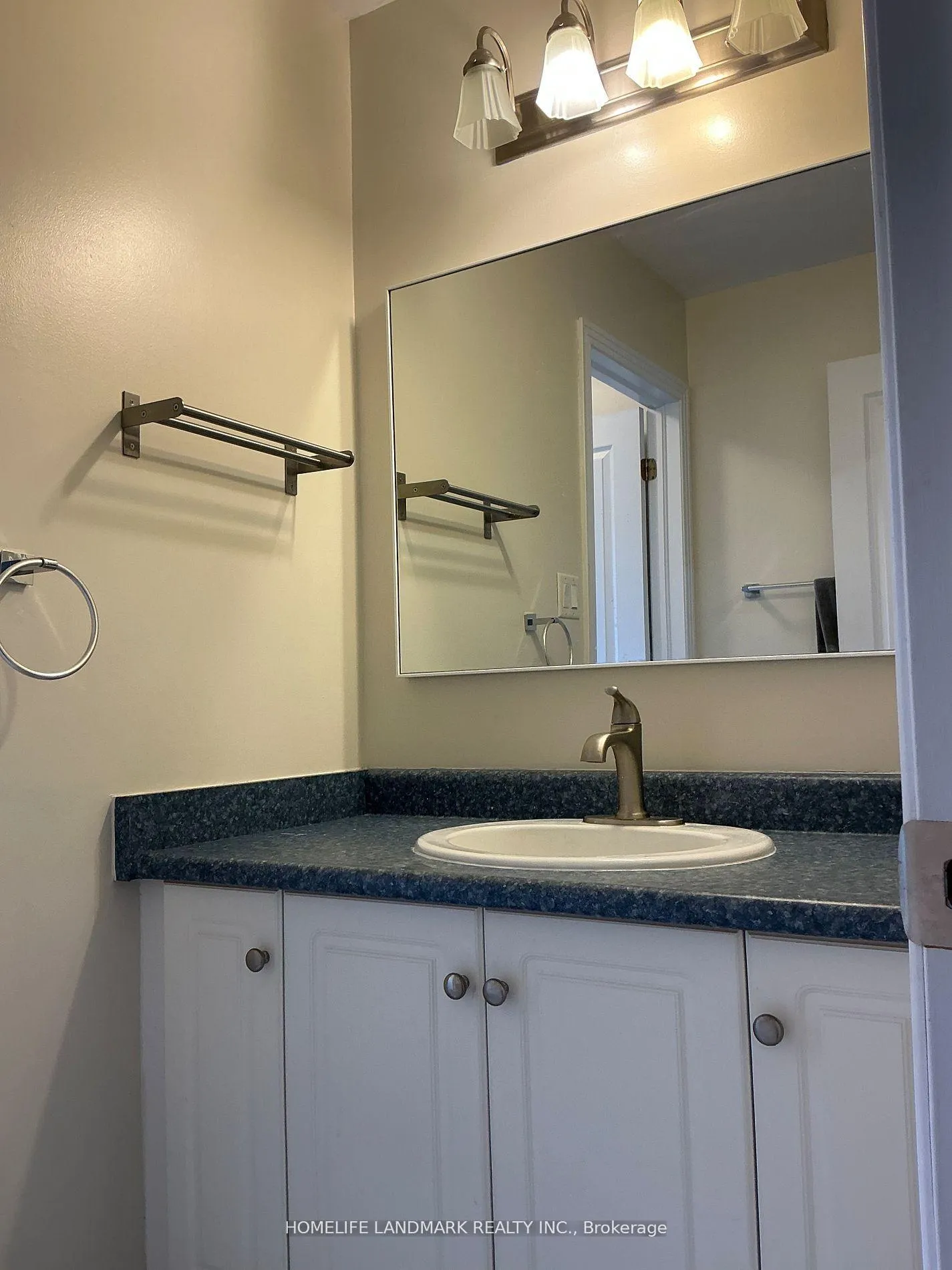 Photo 21 of 55 Moss Creek Boulevard E, Markham, Cachet — HOMEH
