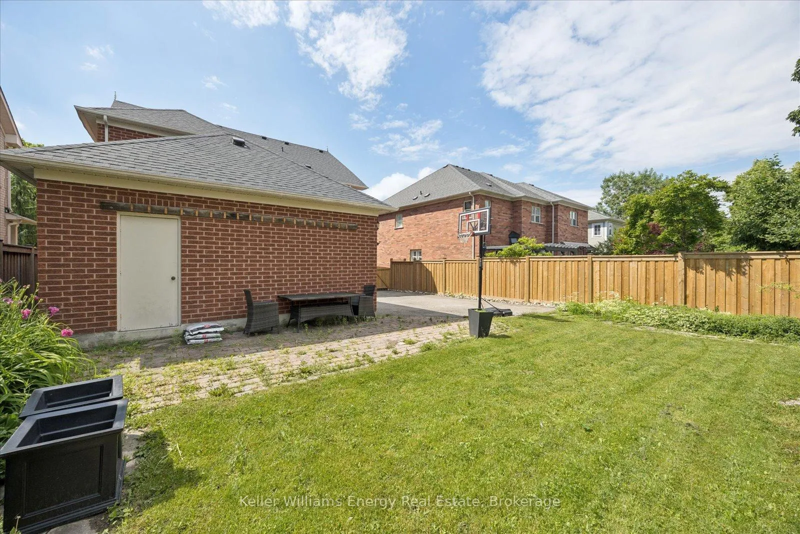 Photo 47 of 63 McBeth Place, Whitby, Brooklin — HOMEH