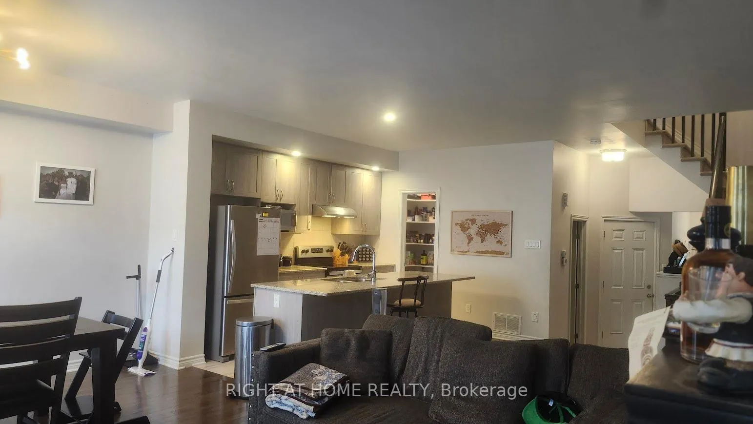Photo 5 of 607 Egret Way, Ottawa, Barrhaven - Half Moon Bay — HOMEH