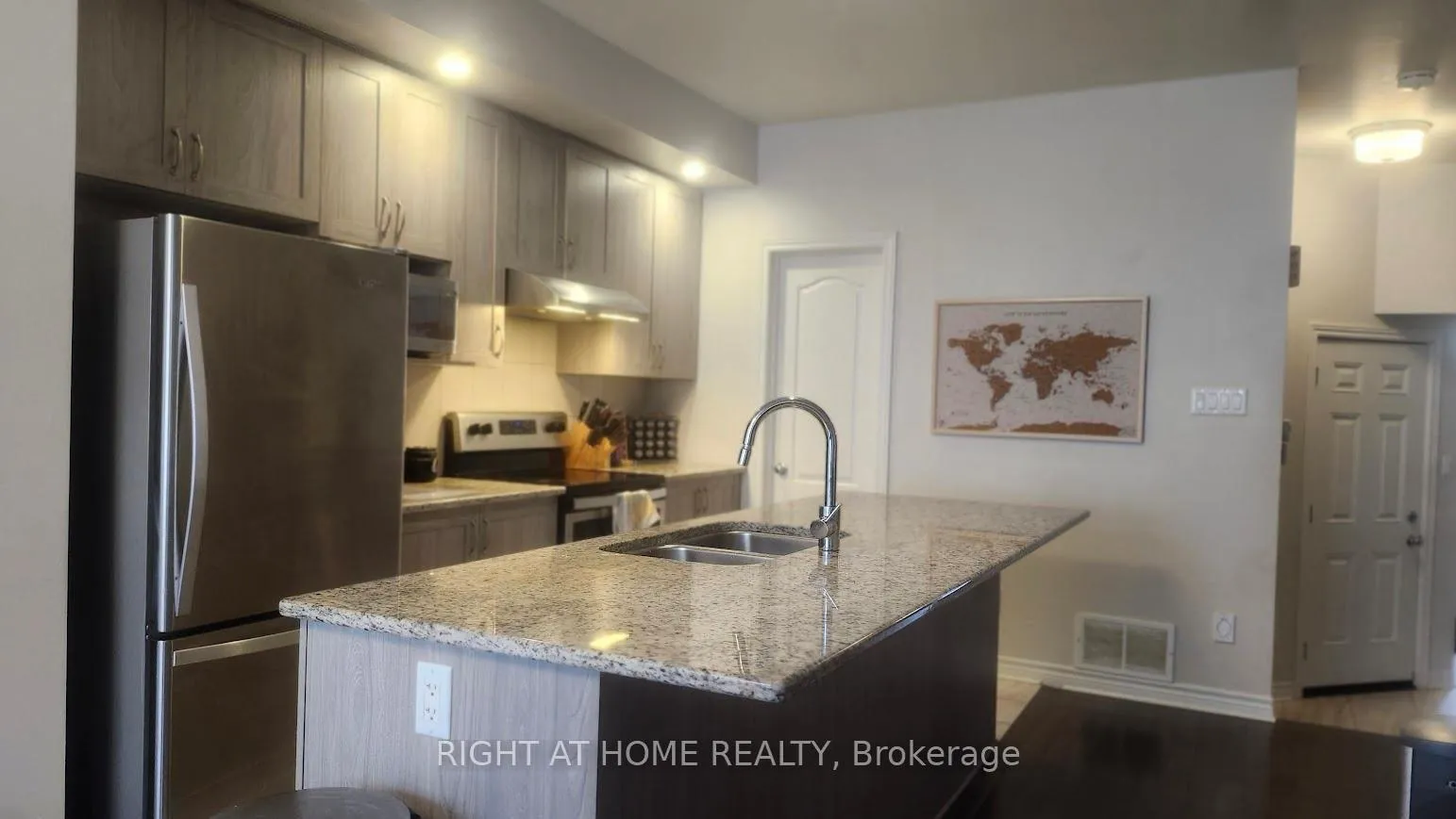 Photo 6 of 607 Egret Way, Ottawa, Barrhaven - Half Moon Bay — HOMEH