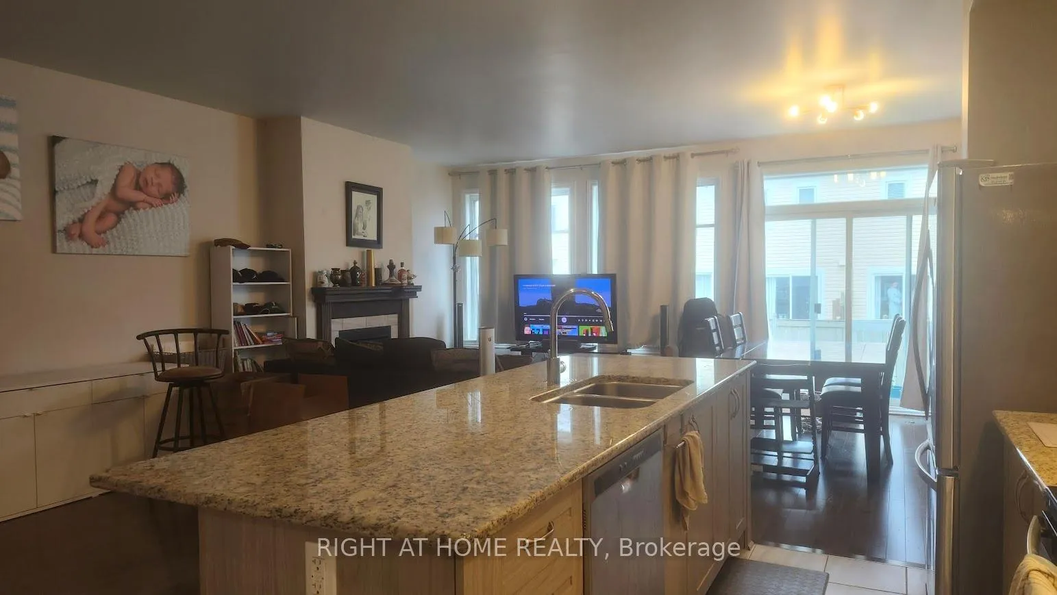 Photo 7 of 607 Egret Way, Ottawa, Barrhaven - Half Moon Bay — HOMEH