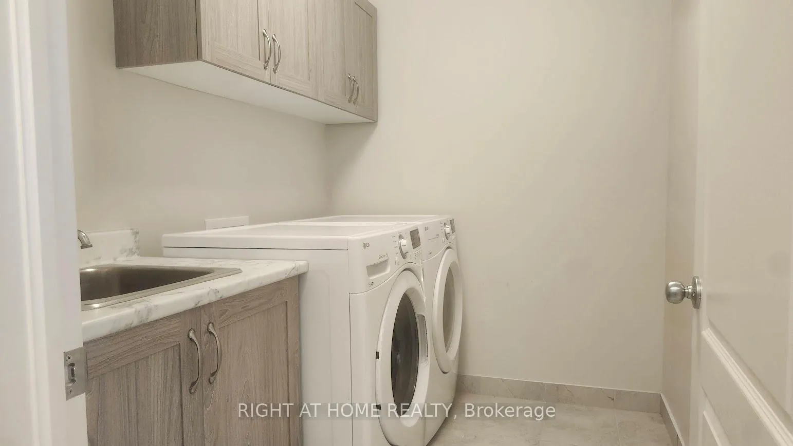 Photo 18 of 607 Egret Way, Ottawa, Barrhaven - Half Moon Bay — HOMEH