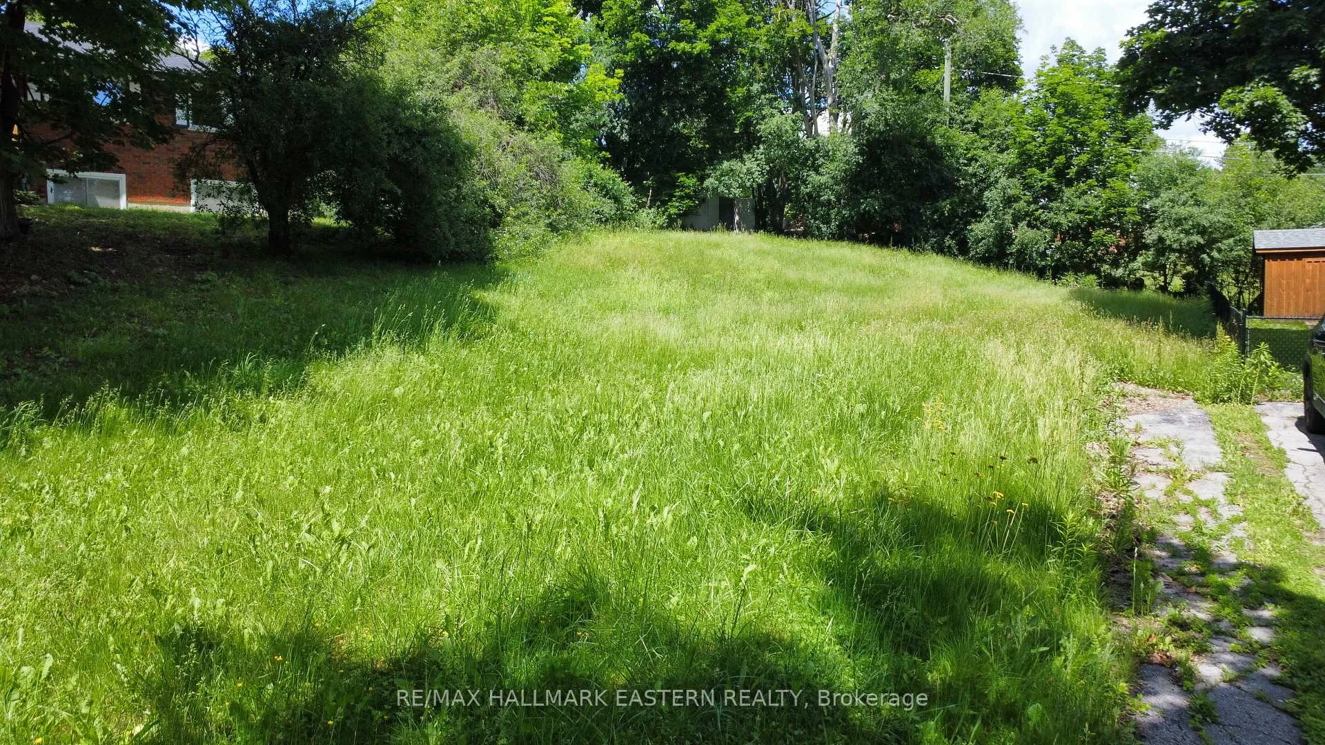 Photo of 33 Greenhill Drive N