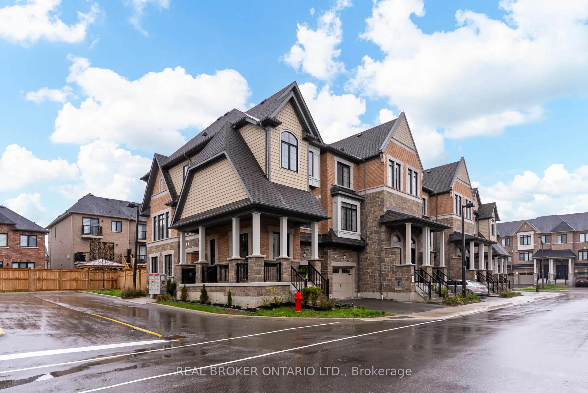 Photo 3 of 12 Icemaker Way, Whitby, Rural Whitby — HOMEH