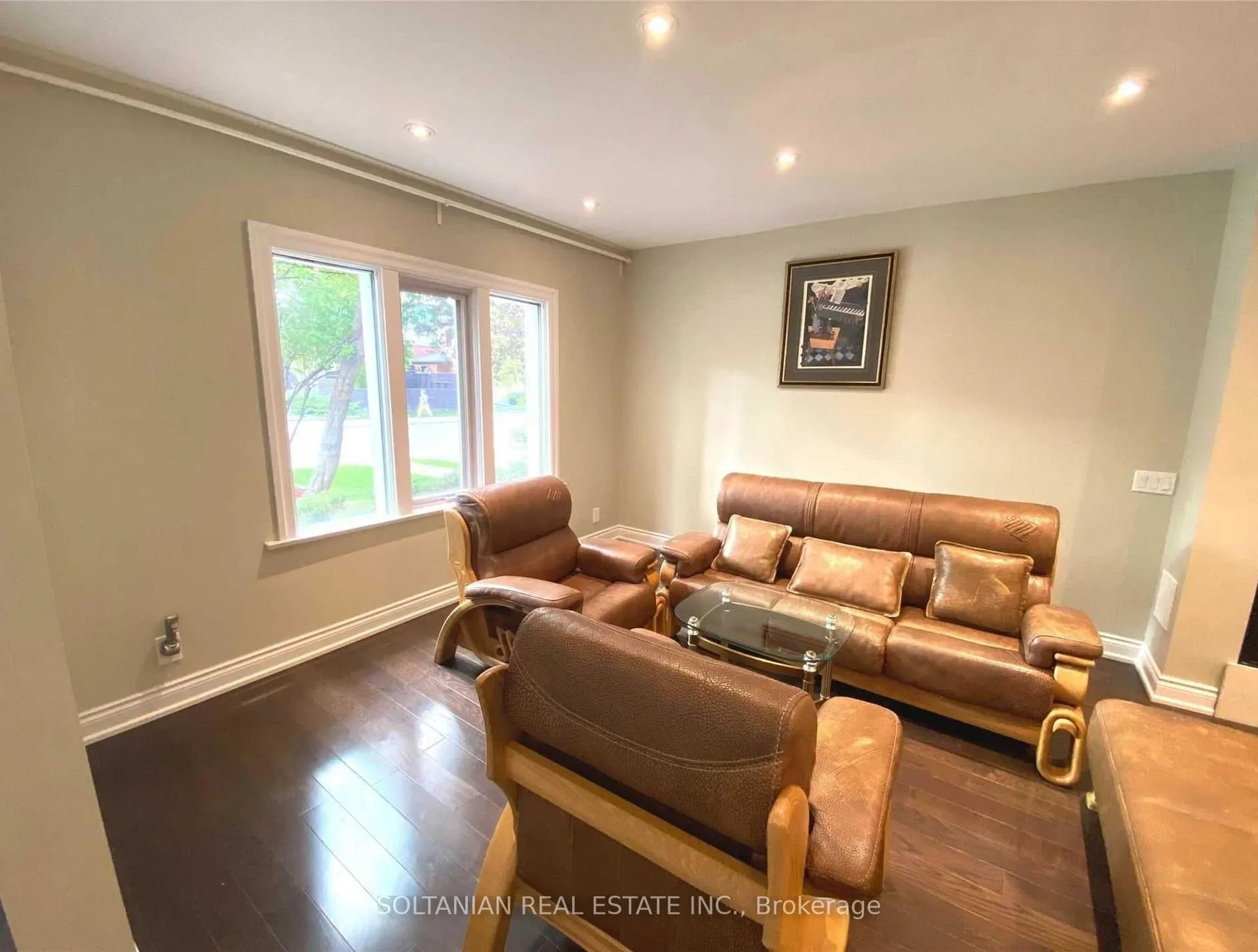 Photo 7 of 137 Colin Avenue, Toronto, Yonge-Eglinton — HOMEH