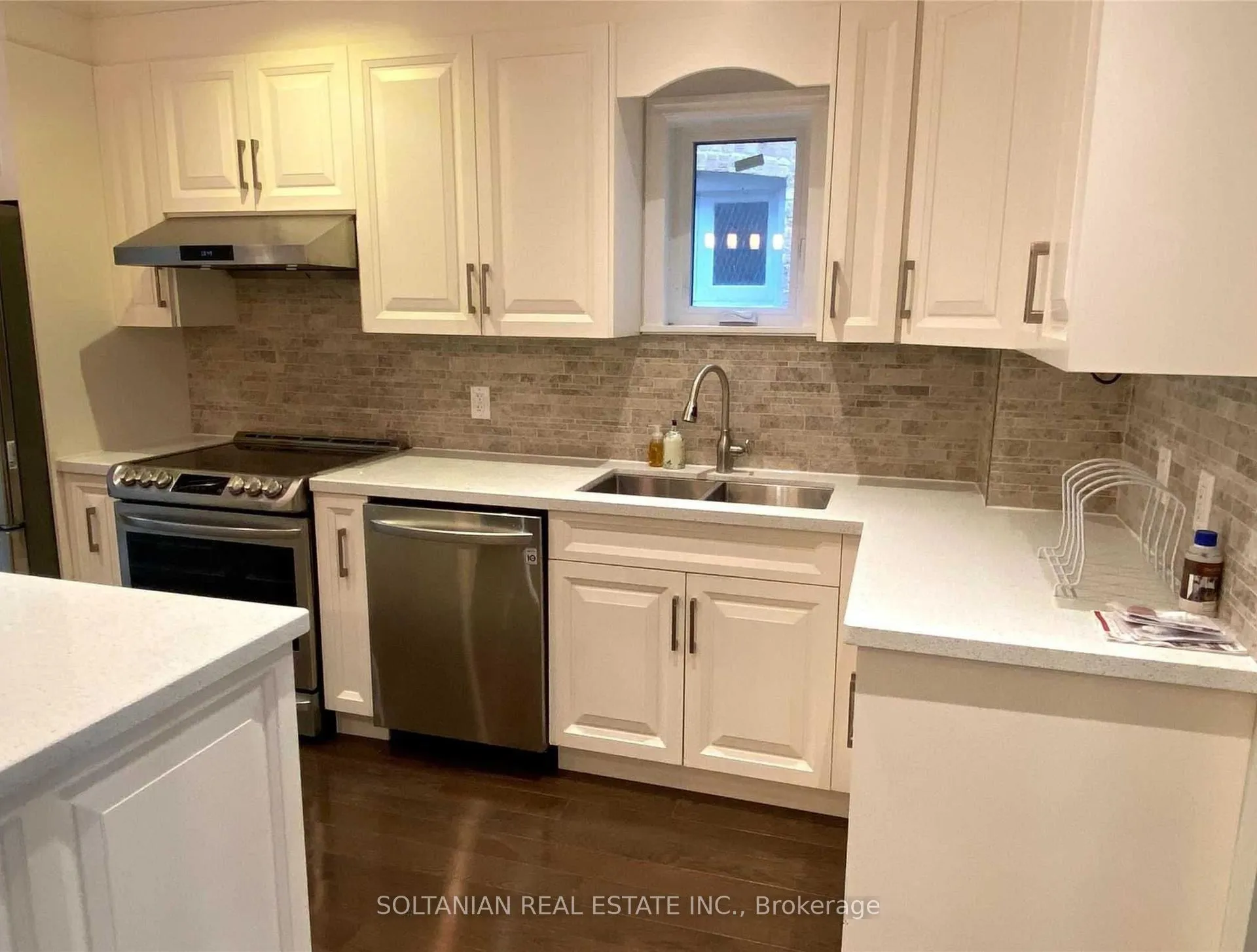 Photo 12 of 137 Colin Avenue, Toronto, Yonge-Eglinton — HOMEH