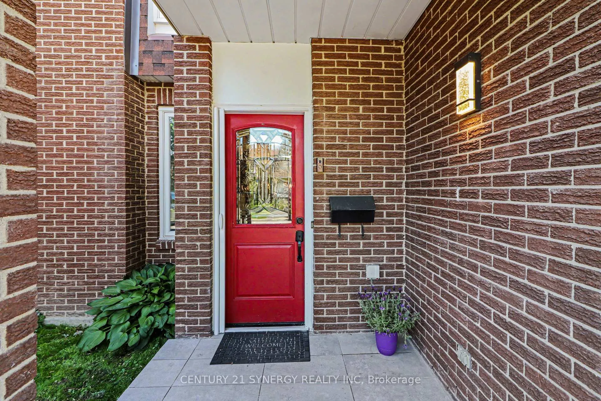 Photo 3 of 1082 Taffy Lane, Ottawa, Convent Glen North — HOMEH