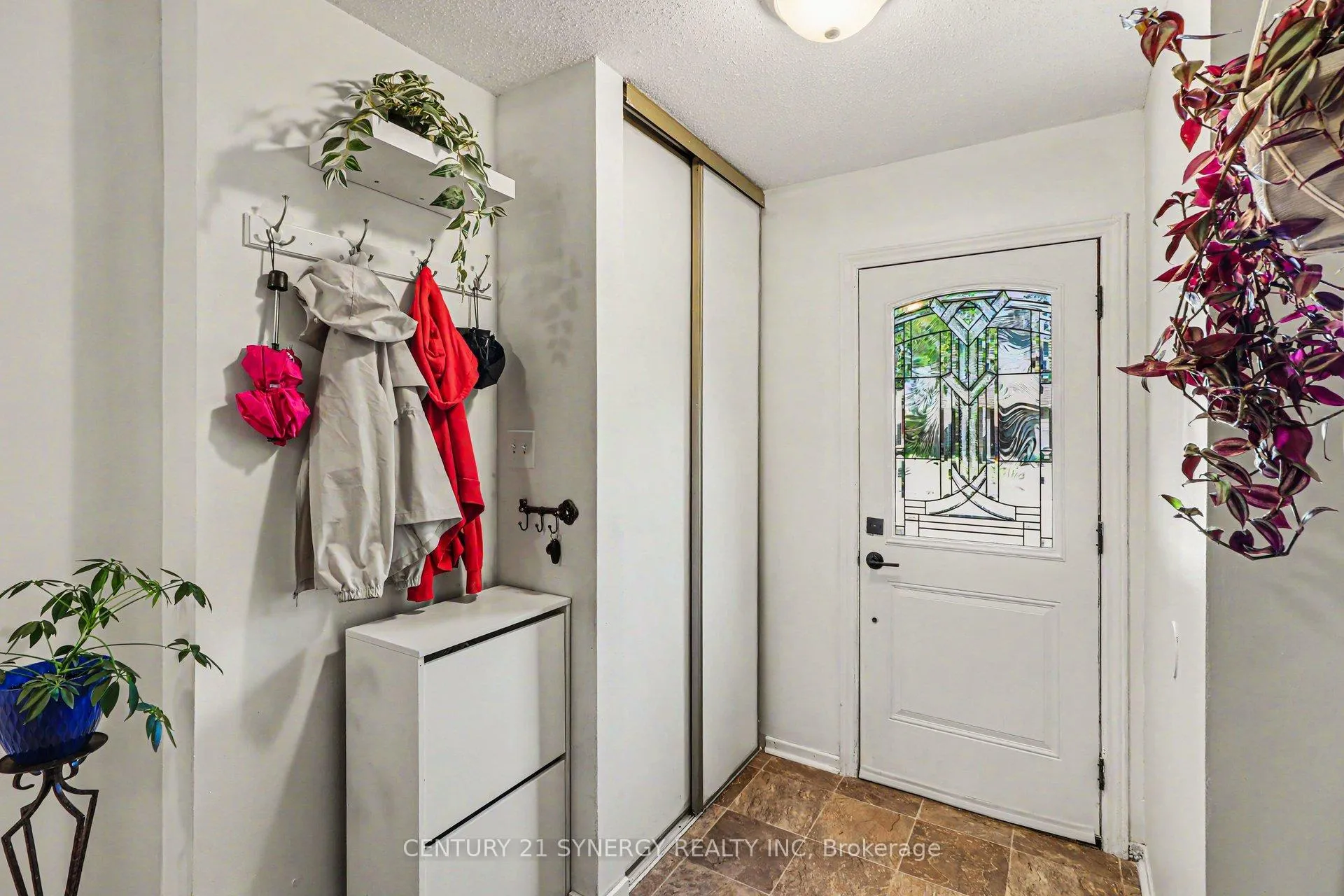 Photo 4 of 1082 Taffy Lane, Ottawa, Convent Glen North — HOMEH