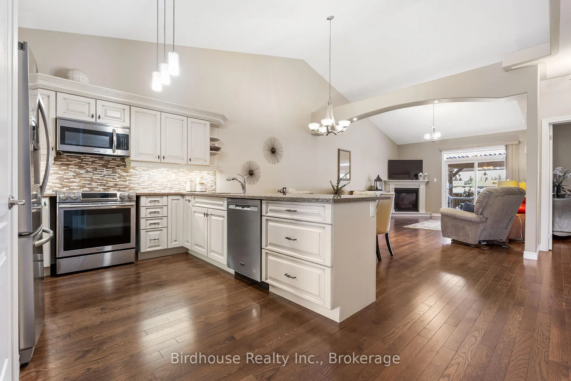 Photo 6 of 78 Chadwin Drive, Kawartha Lakes, Lindsay — HOMEH