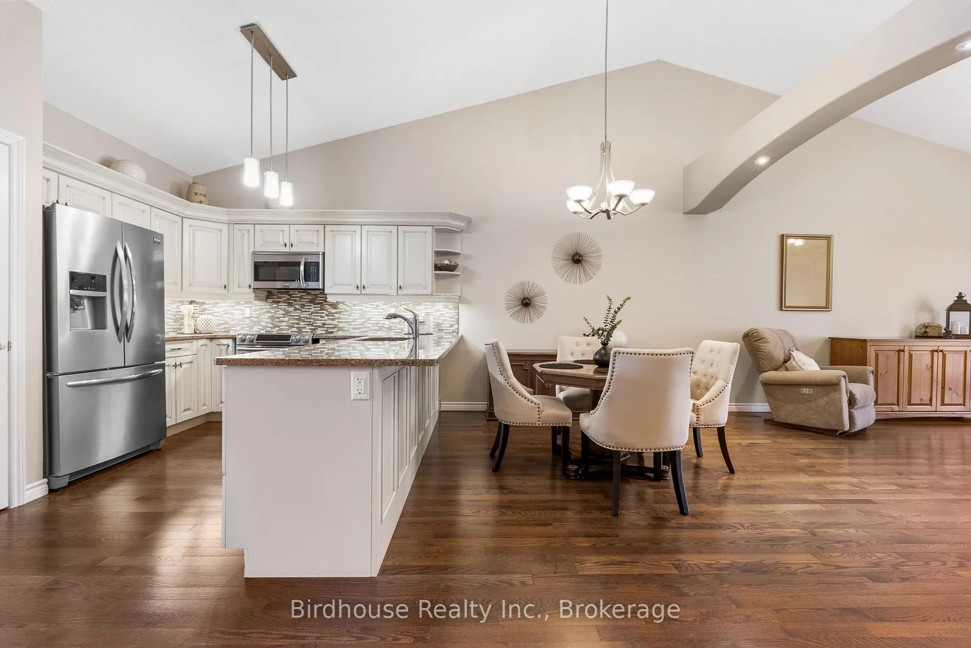 Photo 7 of 78 Chadwin Drive, Kawartha Lakes, Lindsay — HOMEH