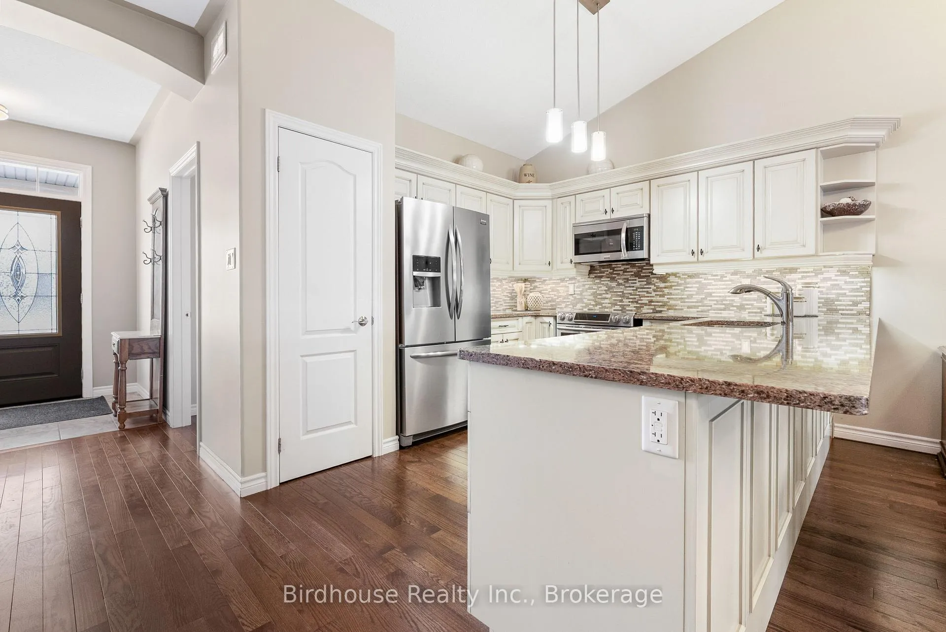 Photo 8 of 78 Chadwin Drive, Kawartha Lakes, Lindsay — HOMEH