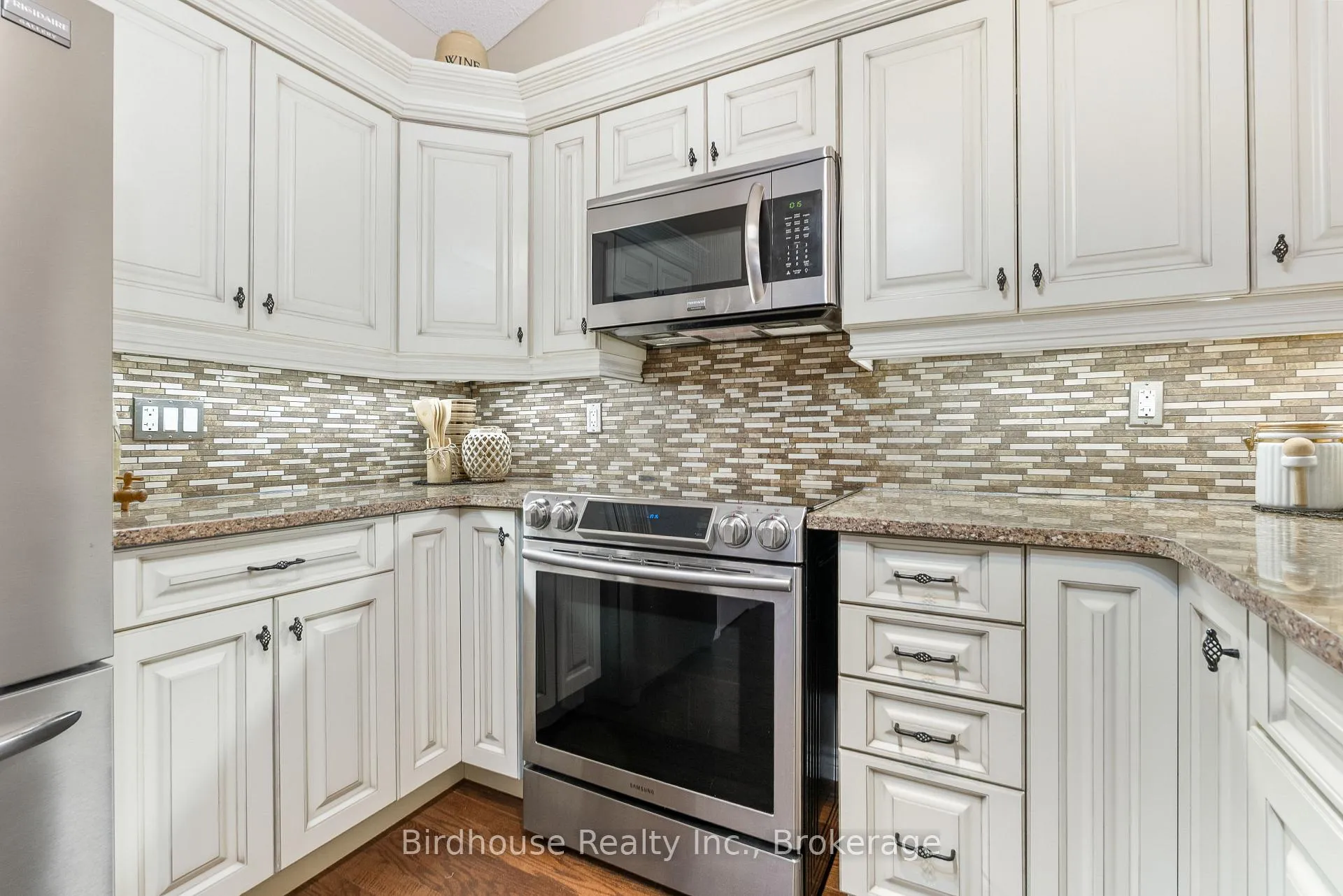 Photo 10 of 78 Chadwin Drive, Kawartha Lakes, Lindsay — HOMEH