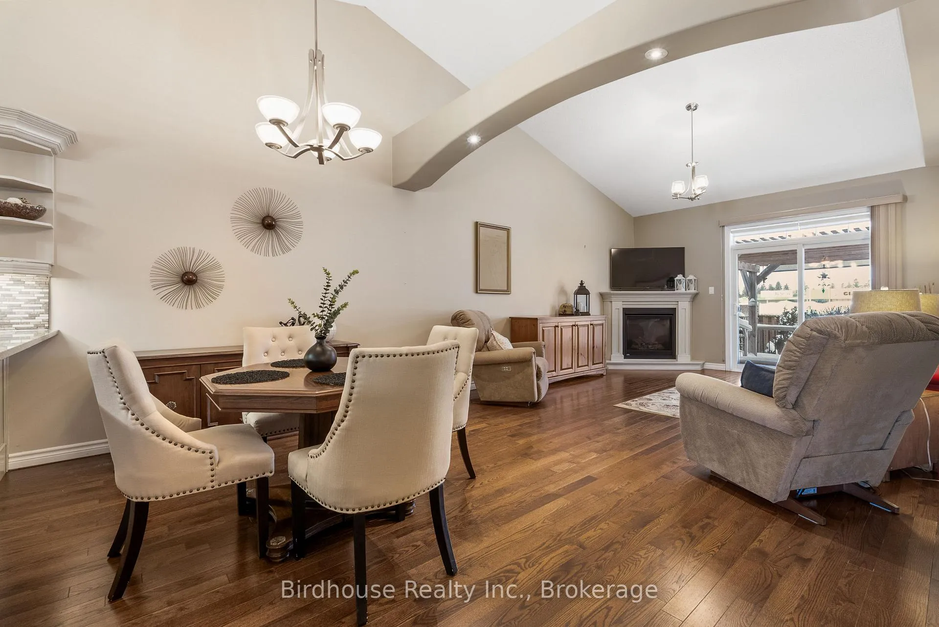 Photo 12 of 78 Chadwin Drive, Kawartha Lakes, Lindsay — HOMEH