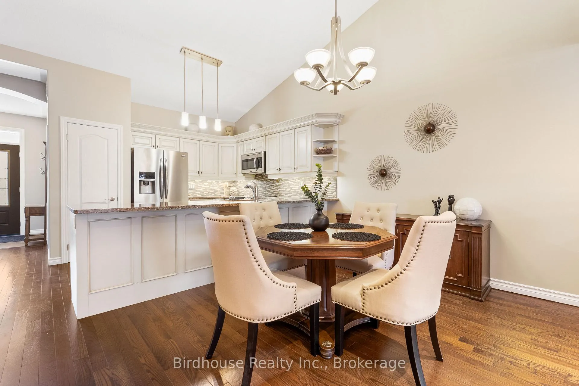 Photo 13 of 78 Chadwin Drive, Kawartha Lakes, Lindsay — HOMEH