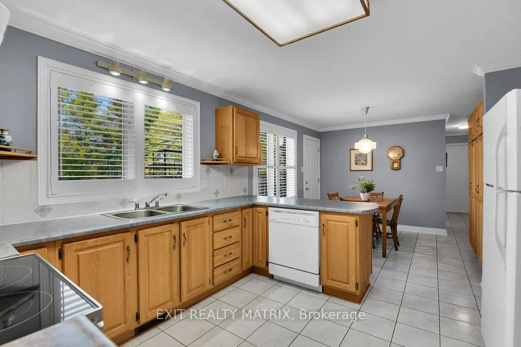 Photo 12 of 1340 Cuthbert Way, Ottawa, Greely — HOMEH