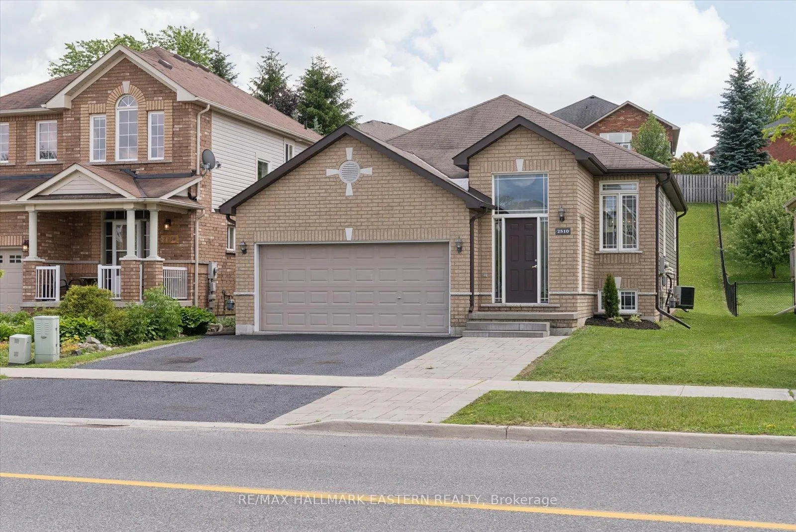 Photo 2 of 2510 Cunningham Boulevard, Peterborough, Ashburnham Ward 4 — HOMEH