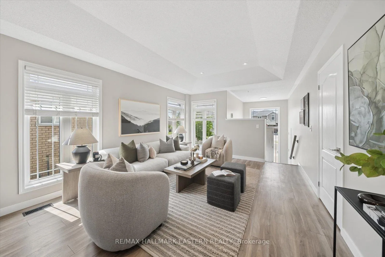 Photo 6 of 2510 Cunningham Boulevard, Peterborough, Ashburnham Ward 4 — HOMEH