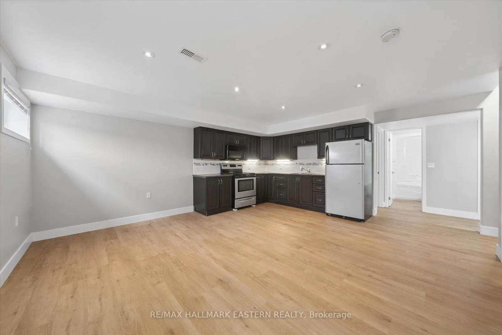 Photo 23 of 2510 Cunningham Boulevard, Peterborough, Ashburnham Ward 4 — HOMEH
