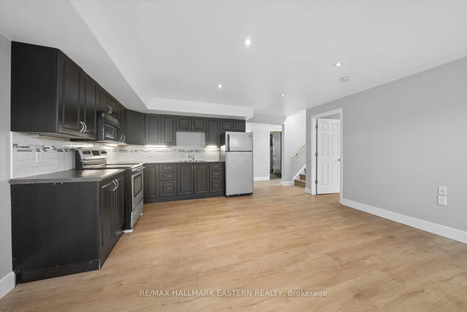 Photo 24 of 2510 Cunningham Boulevard, Peterborough, Ashburnham Ward 4 — HOMEH