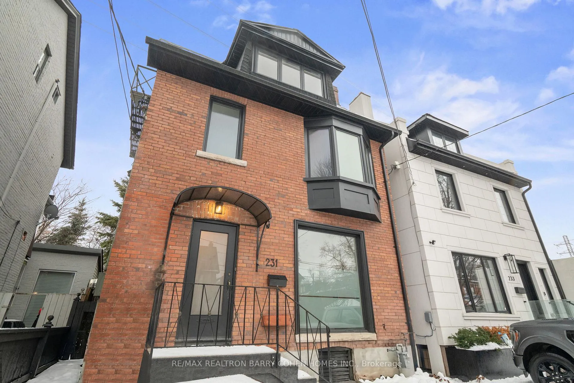 Photo 3 of 231 Macpherson Avenue, Toronto, Casa Loma — HOMEH
