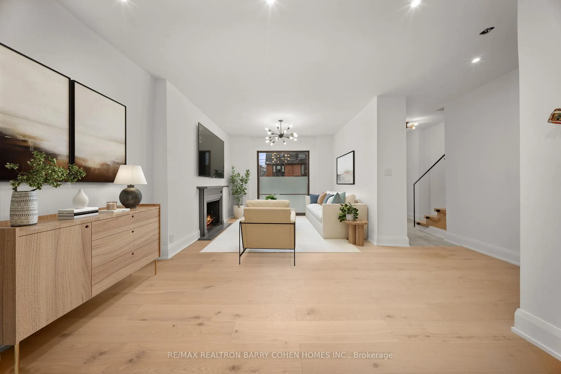 Photo 5 of 231 Macpherson Avenue, Toronto, Casa Loma — HOMEH