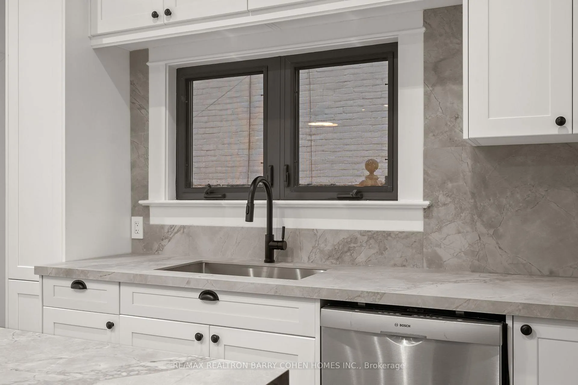 Photo 16 of 231 Macpherson Avenue, Toronto, Casa Loma — HOMEH