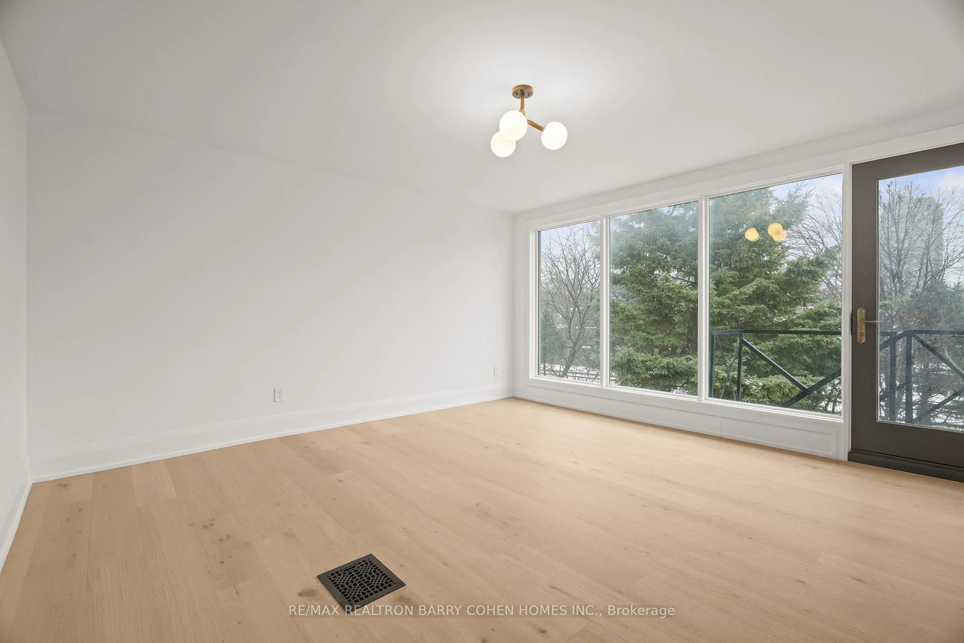 Photo 24 of 231 Macpherson Avenue, Toronto, Casa Loma — HOMEH