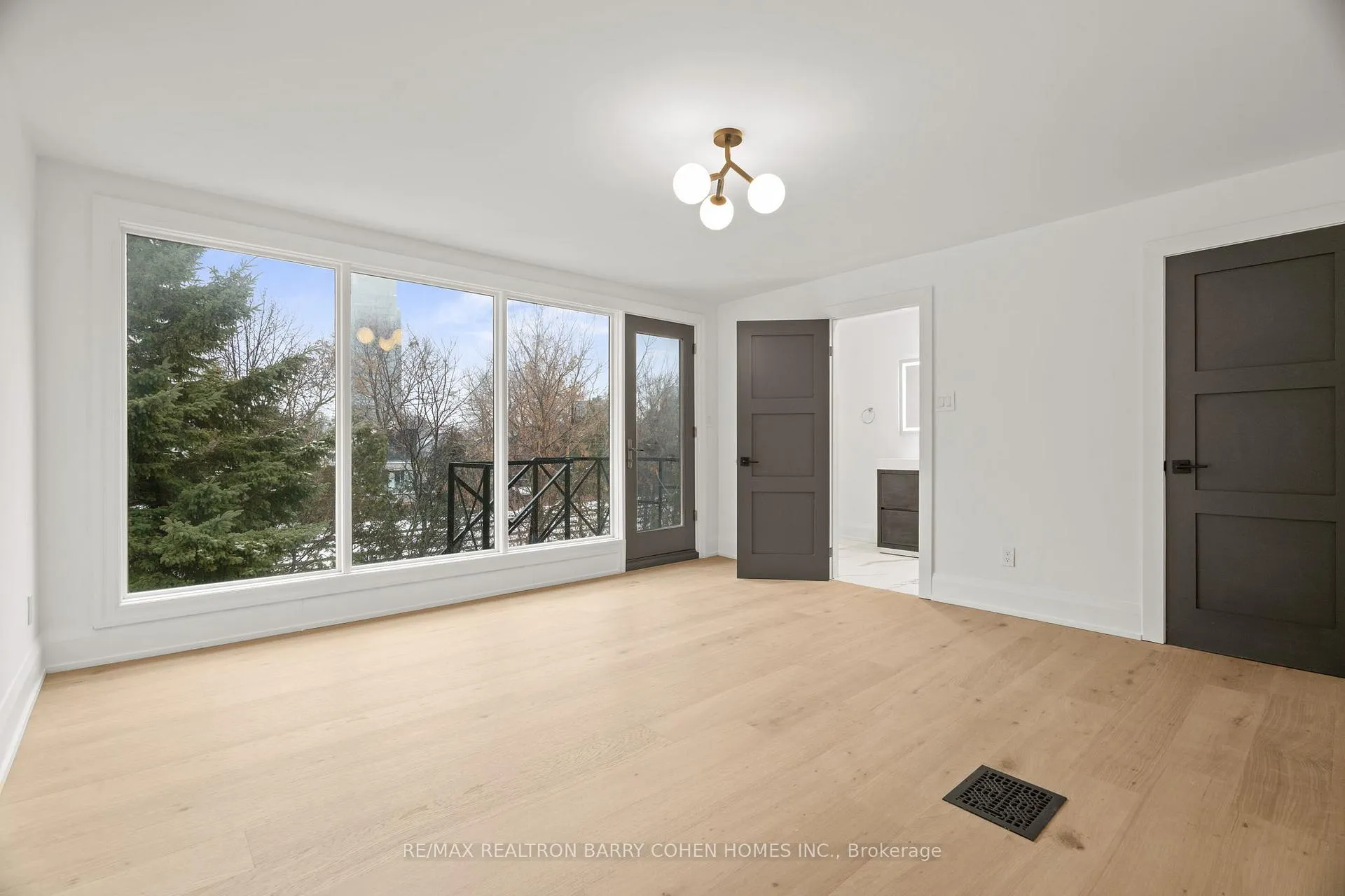 Photo 25 of 231 Macpherson Avenue, Toronto, Casa Loma — HOMEH