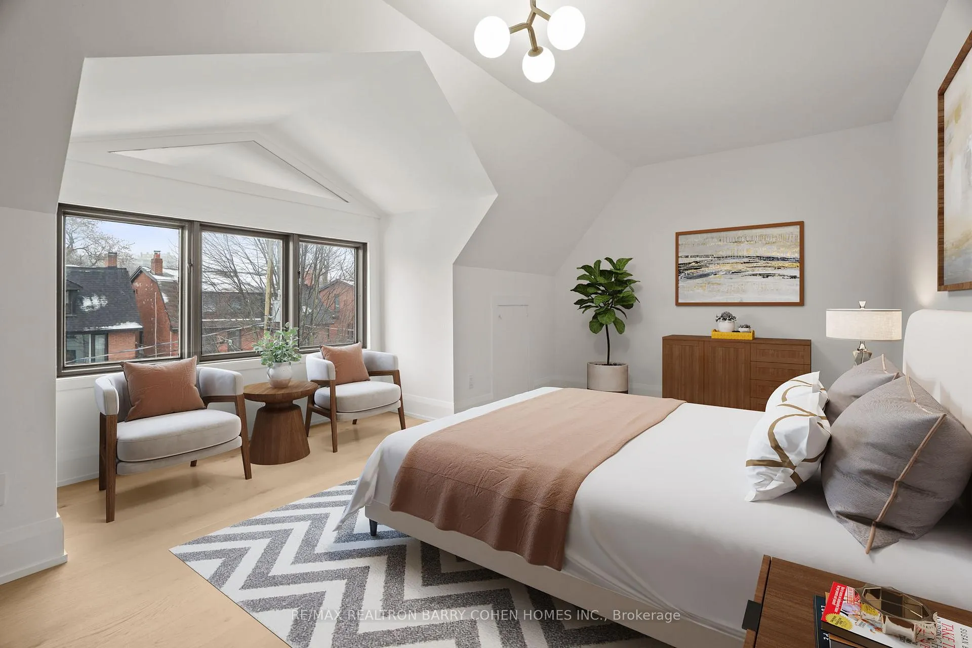 Photo 29 of 231 Macpherson Avenue, Toronto, Casa Loma — HOMEH